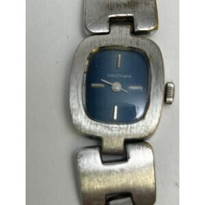 Vintage Waltham ladies wind up 17 jewels watch with linked bracelet,